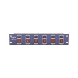 SCHAKELPANEEL 6 KANAALS  ELK KANAAL BEVEILIGD D.M.V. EENZEKERING MET SCHAKELAARS 19'' MAX. 15A/3500W